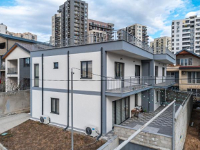 Fresh Air & Panoramic View (Floor 1 & 2)